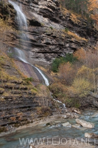 Nombre del archivo=101107_001.jpg
Tamaño del archivo=153Kb
Dimensiones=332x500
Fecha añadida=16 de Noviembre de 11 101107_001.jpg